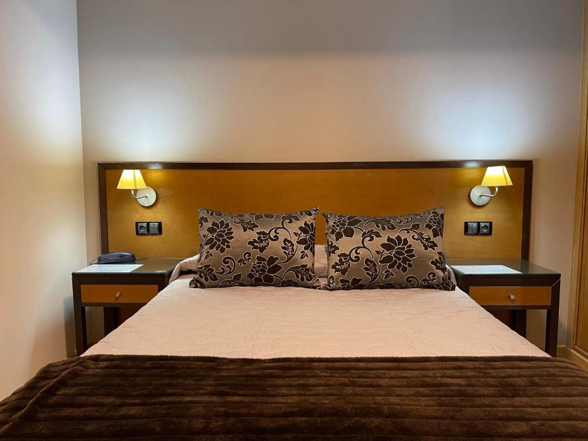 Aparthotel Arenteiro Carballino Ngoại thất bức ảnh