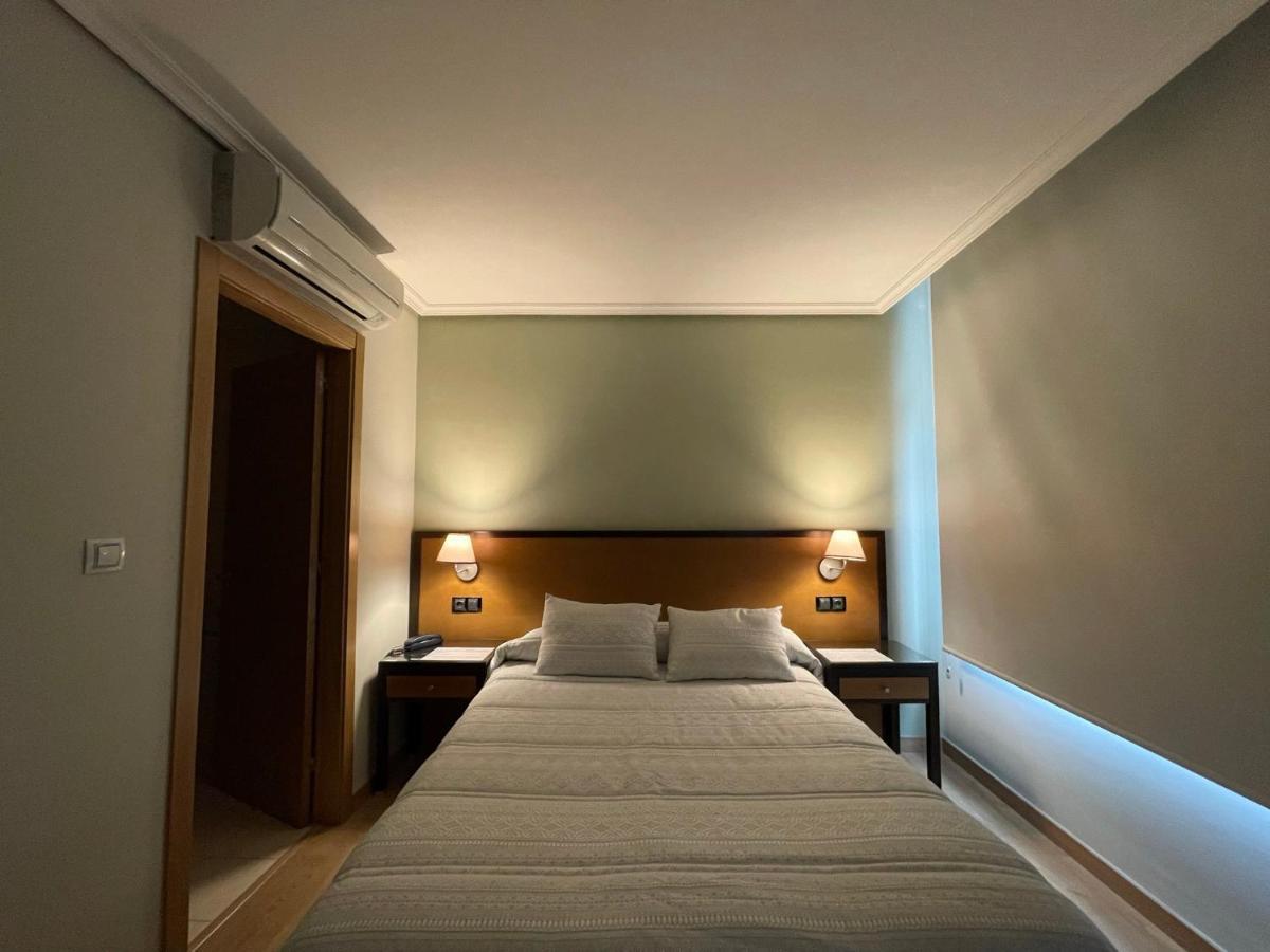 Aparthotel Arenteiro Carballino Ngoại thất bức ảnh