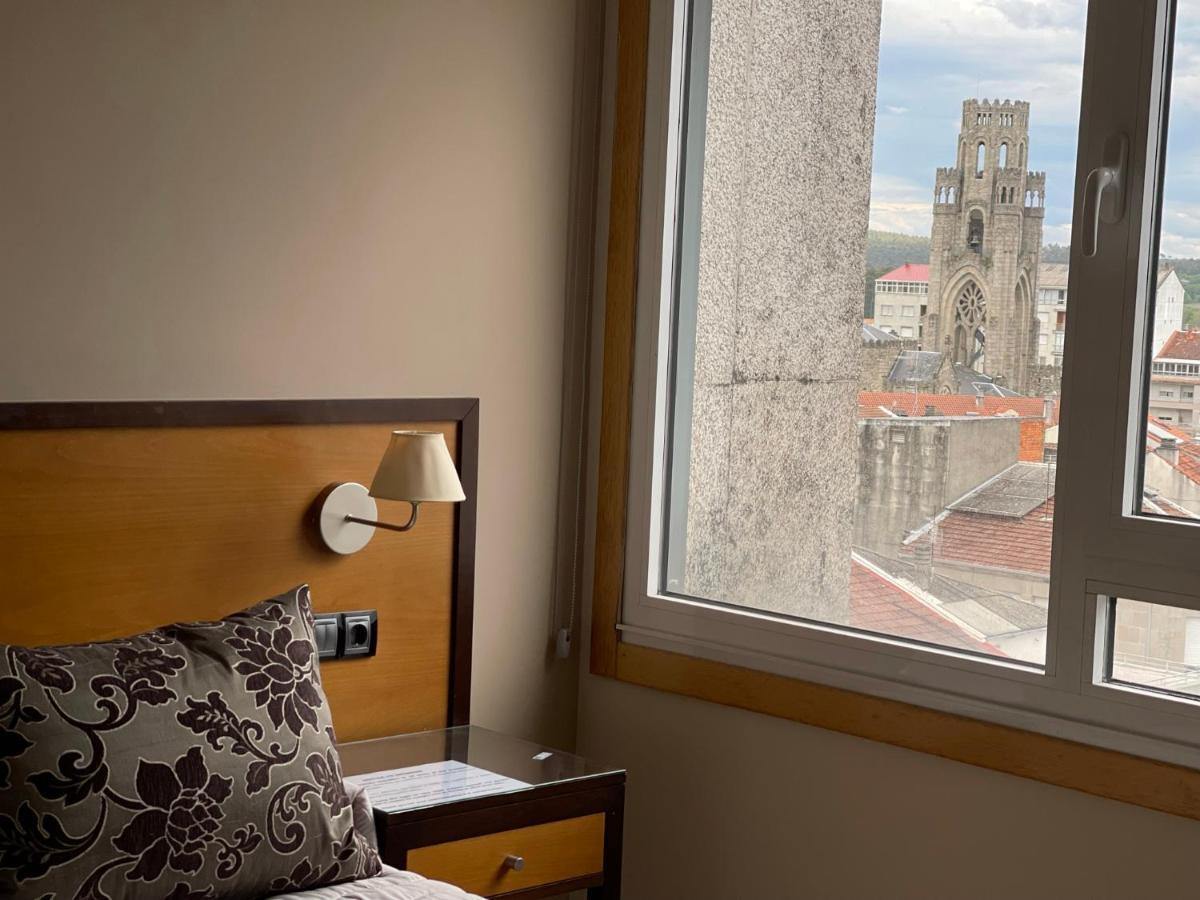 Aparthotel Arenteiro Carballino Ngoại thất bức ảnh