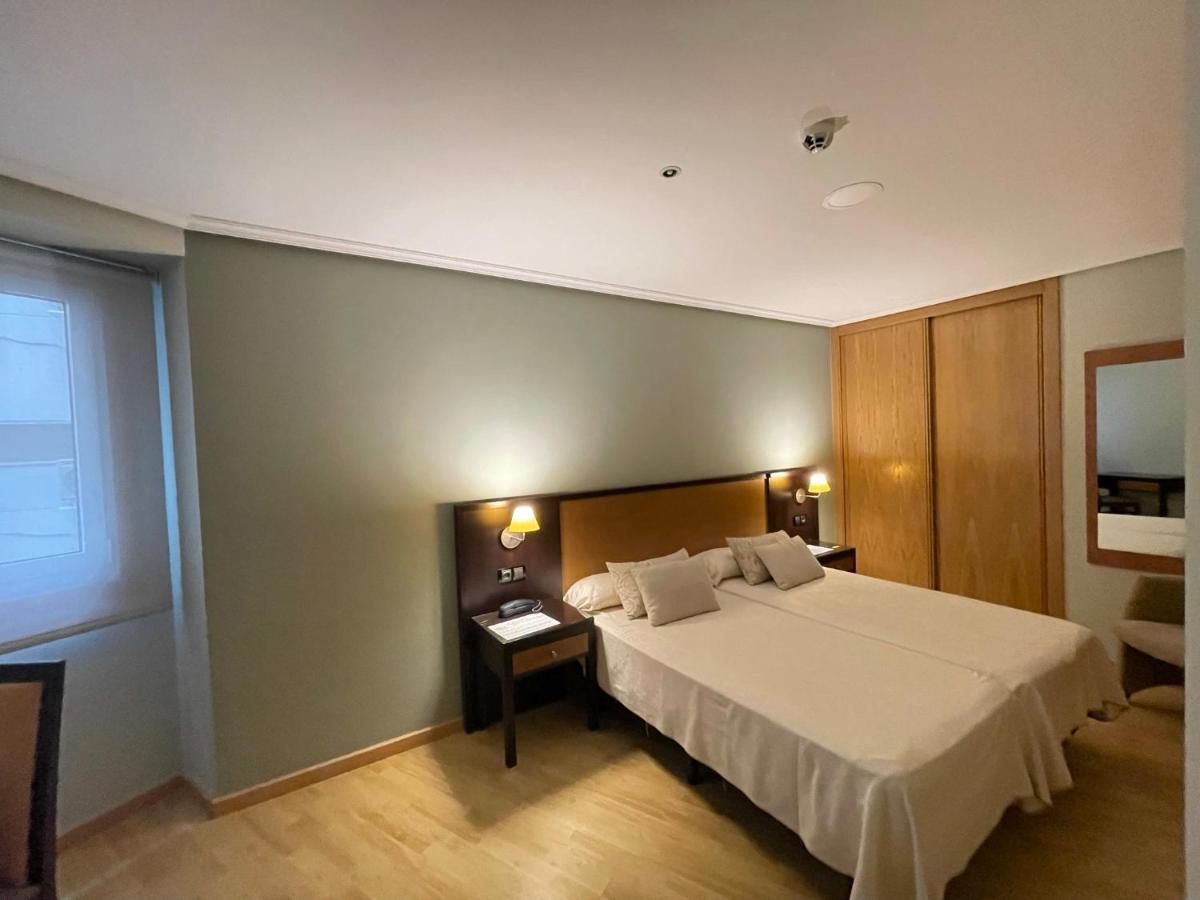 Aparthotel Arenteiro Carballino Ngoại thất bức ảnh