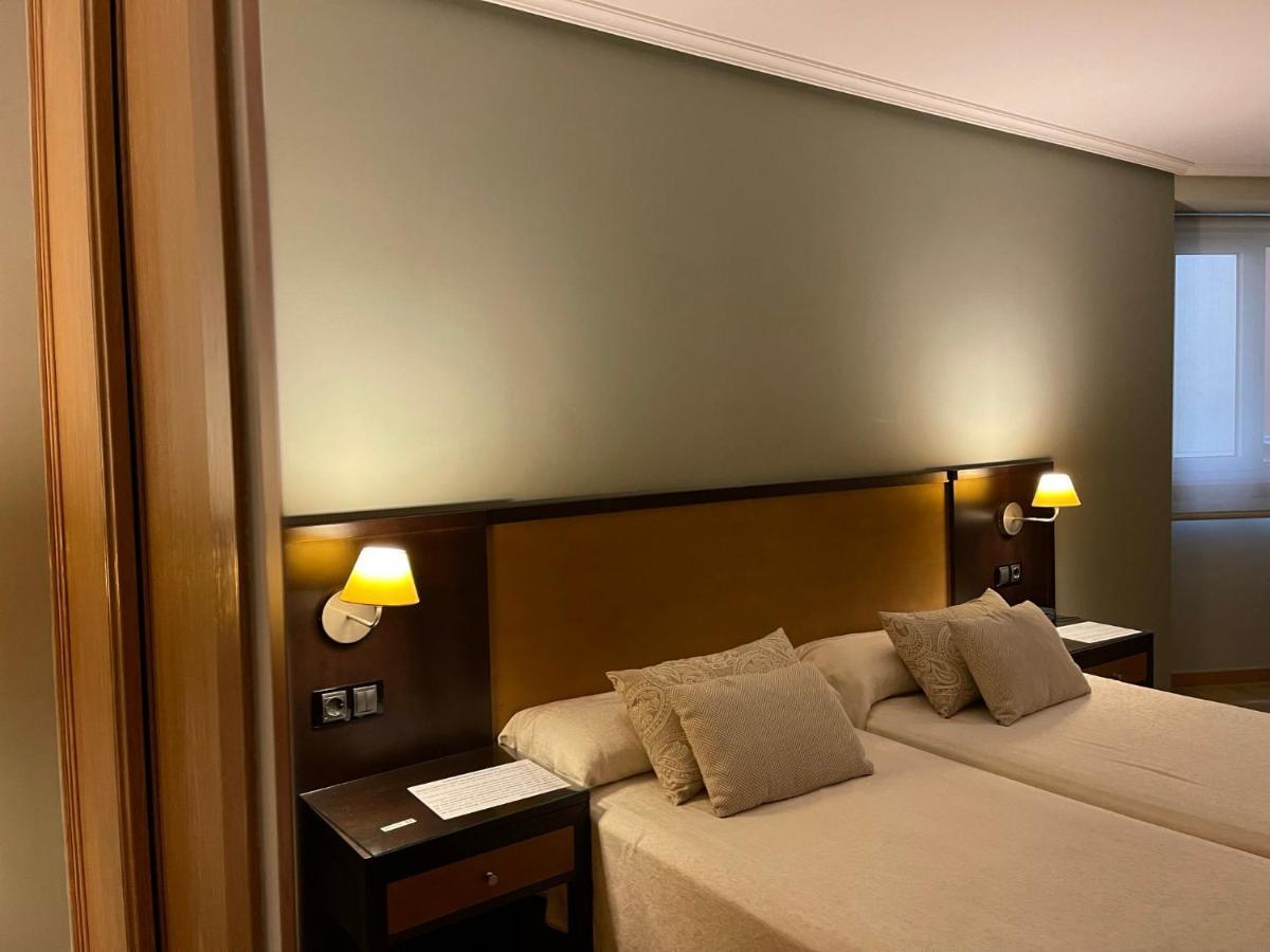 Aparthotel Arenteiro Carballino Ngoại thất bức ảnh