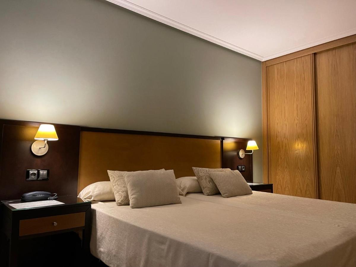 Aparthotel Arenteiro Carballino Ngoại thất bức ảnh