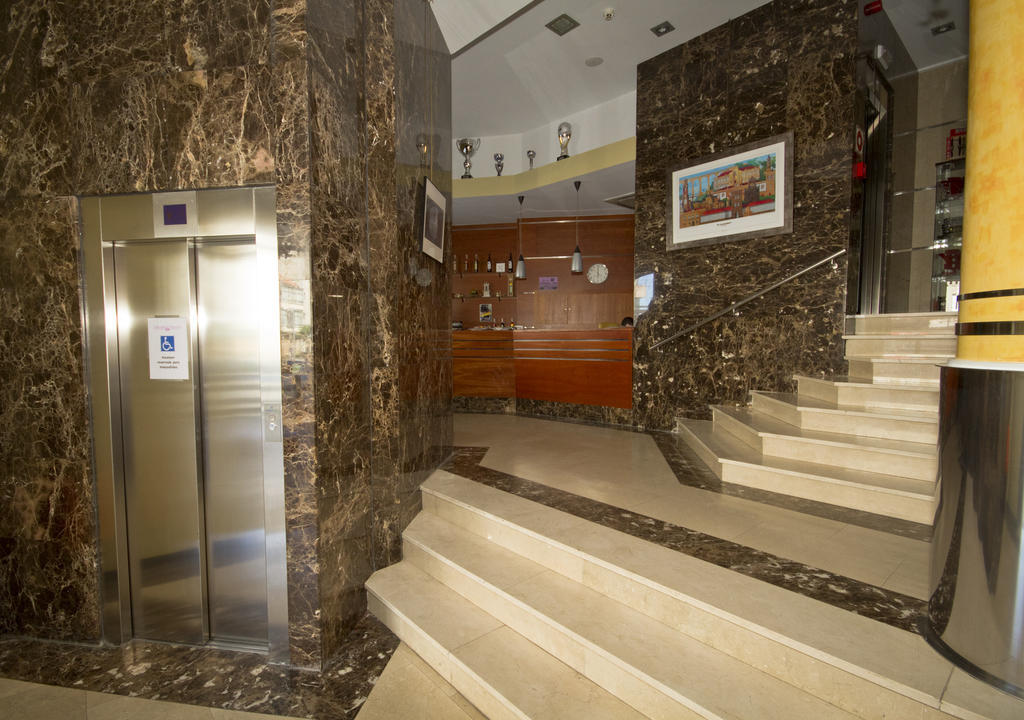 Aparthotel Arenteiro Carballino Ngoại thất bức ảnh